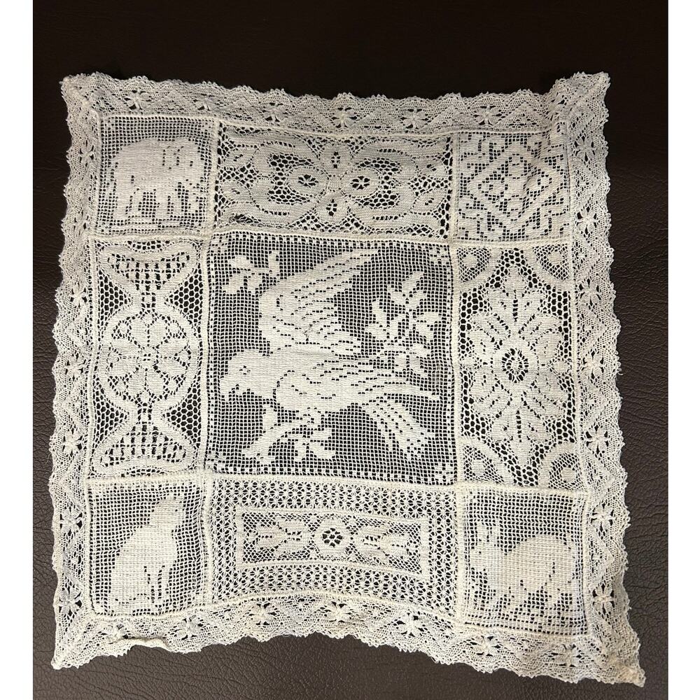 Handmade European doily lace mat collectable textile 9.5"